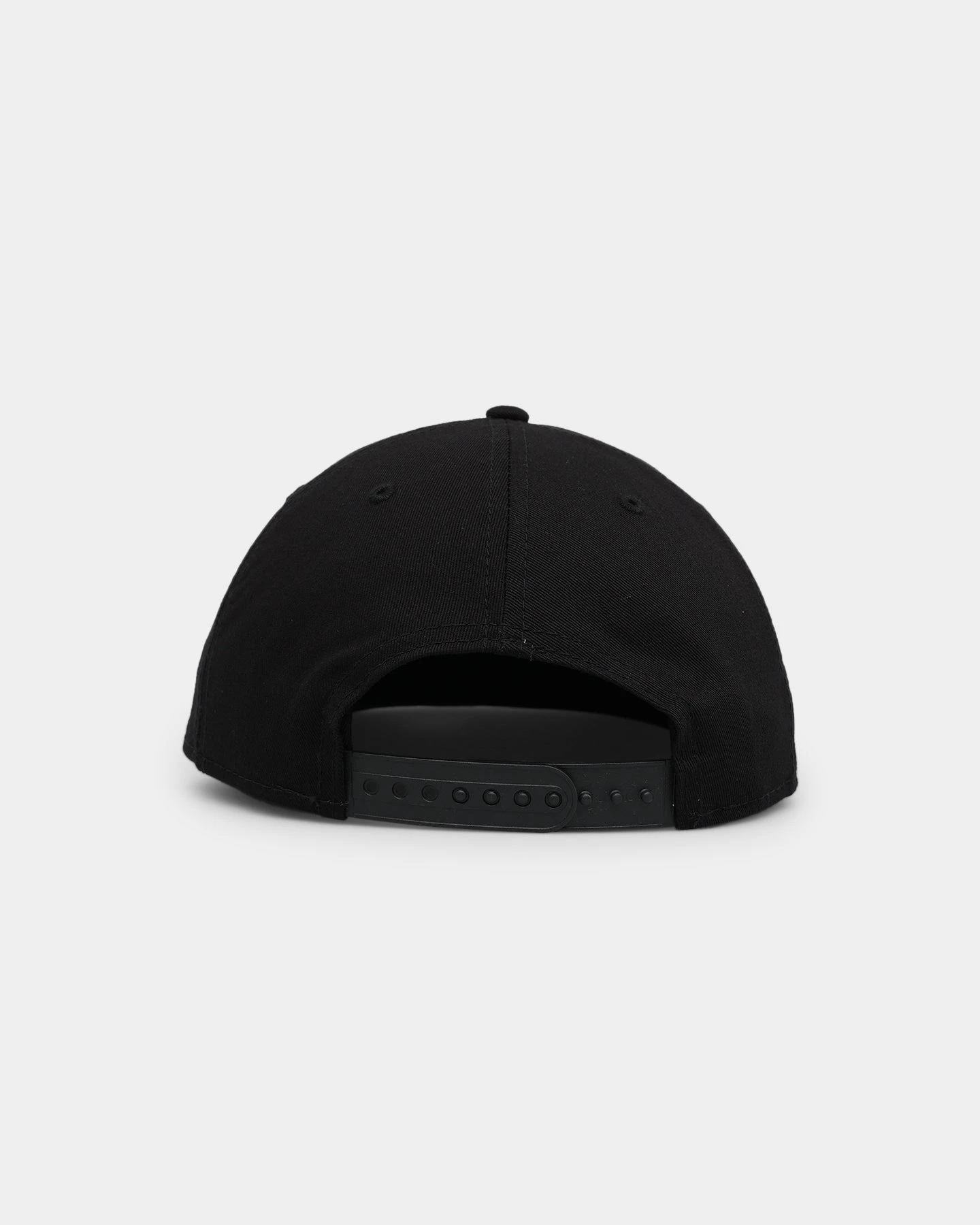 New Era Las Vegas Raiders 'Throwback Raiders' Golfer Snapback Black 4 New Era Las Vegas Raiders 'Throwback Raiders' Golfer Snapback Black - Image 2