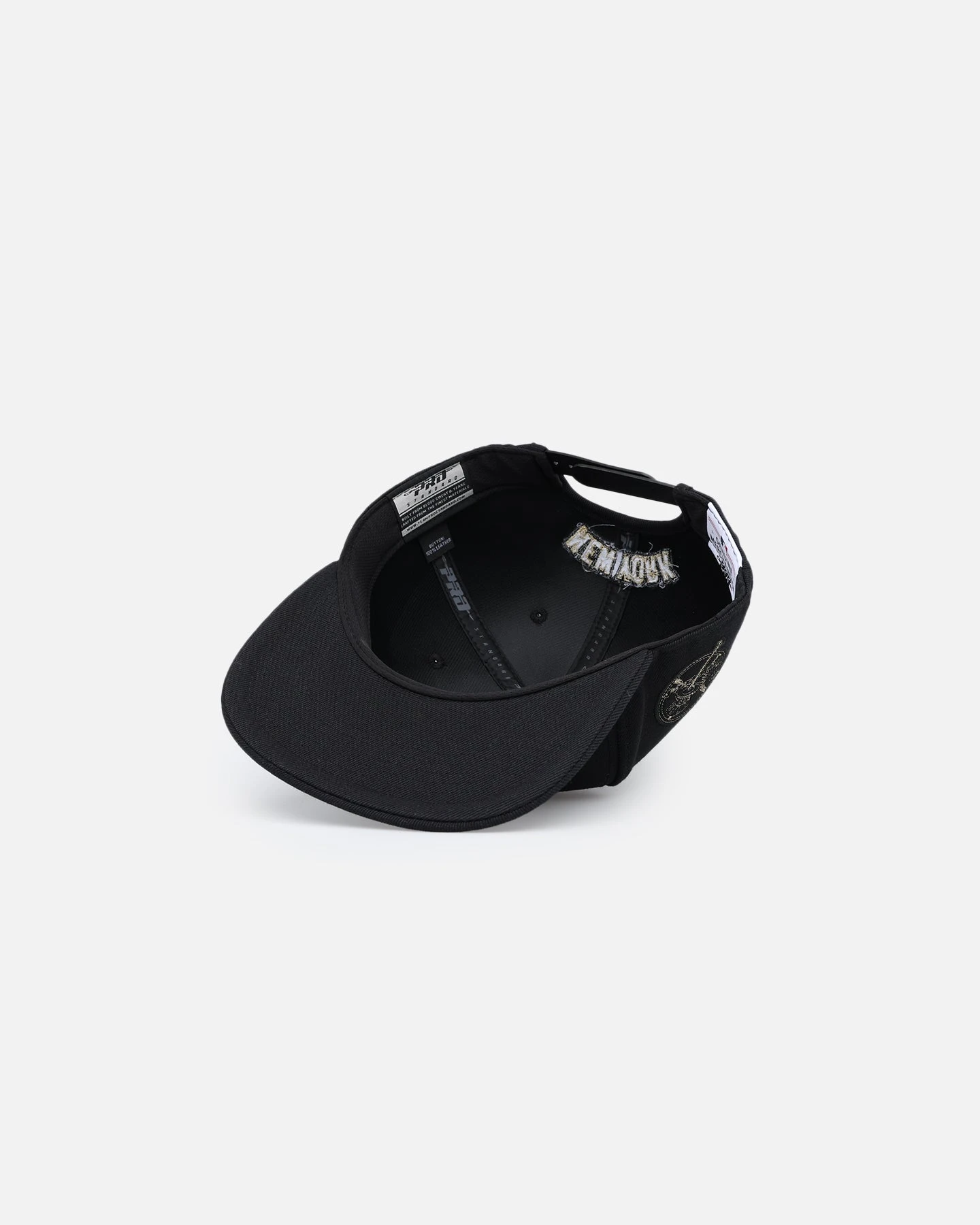 Pro Standard New York Yankees 'Black & Gold' Snapback Black/Gold 8 Pro Standard New York Yankees 'Black & Gold' Snapback Black/Gold - Image 6