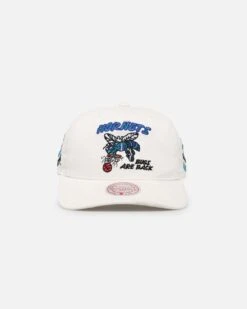 Mitchell & Ness Charlotte Hornets Bug Backer Deadstock Snapback White -Sportswear Women Store 01031680 YW100 default 0050