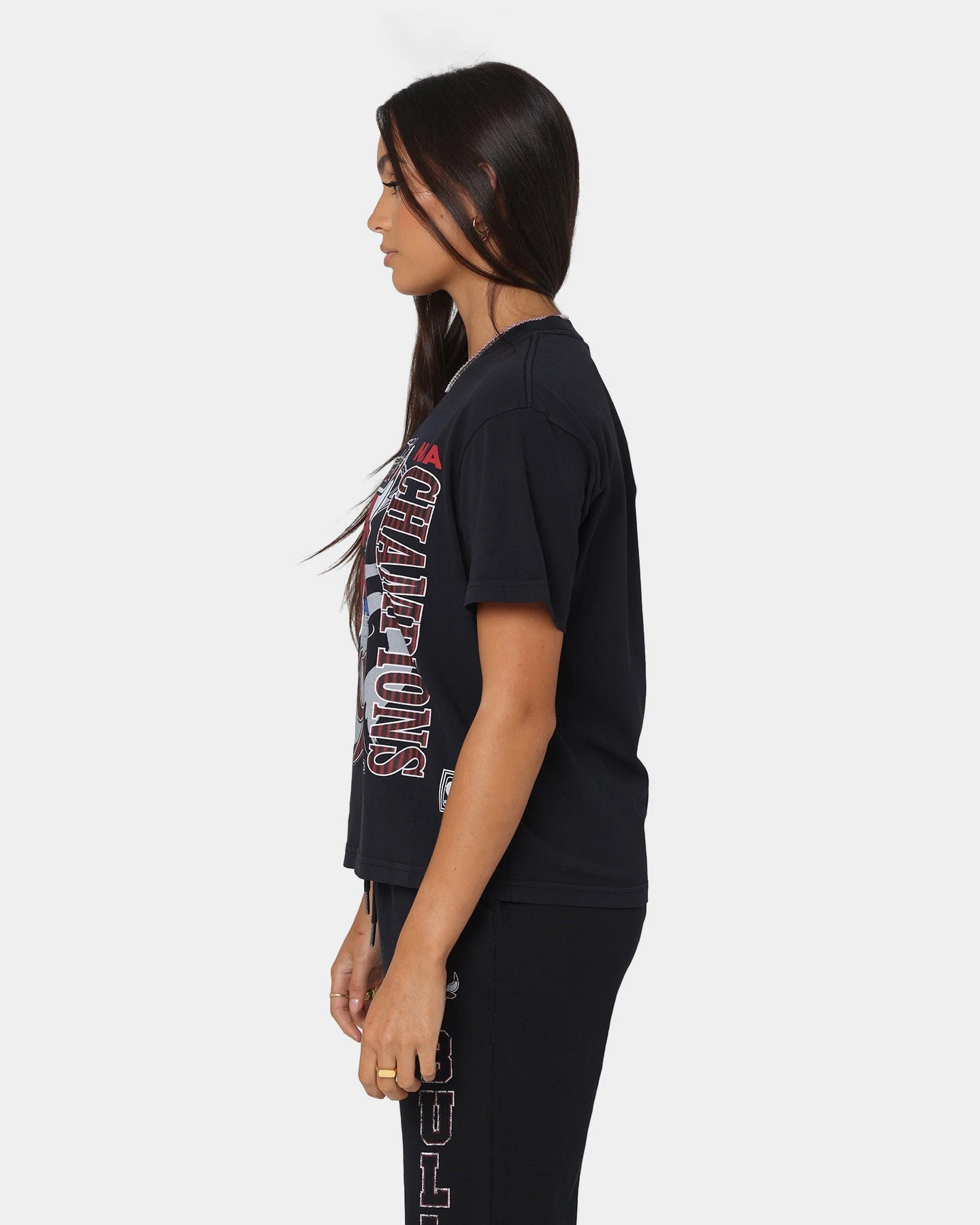 Mitchell & Ness Women's Chicago Bulls Vintage '91 Finals T-Shirt Faded Black 8 Mitchell & Ness Women's Chicago Bulls Vintage '91 Finals T-Shirt Faded Black - Image 6