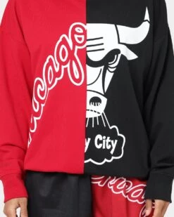 Mitchell & Ness Women's Chicago Bulls Big Face 5.0 Crewneck Red -Sportswear Women Store 02039151 YR001 womens 0030
