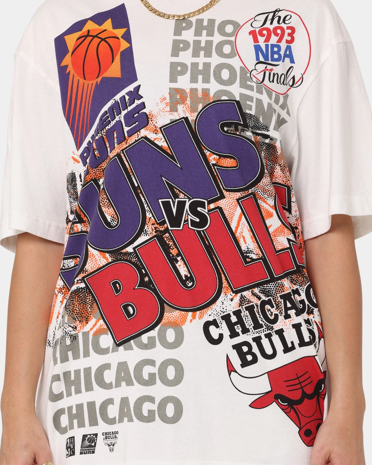 Mitchell & Ness Phoenix Suns VS Chicago Bulls 1993 Finals Vintage T-Shirt Vintage White 6 Mitchell & Ness Phoenix Suns VS Chicago Bulls 1993 Finals Vintage T-Shirt Vintage White - Image 4