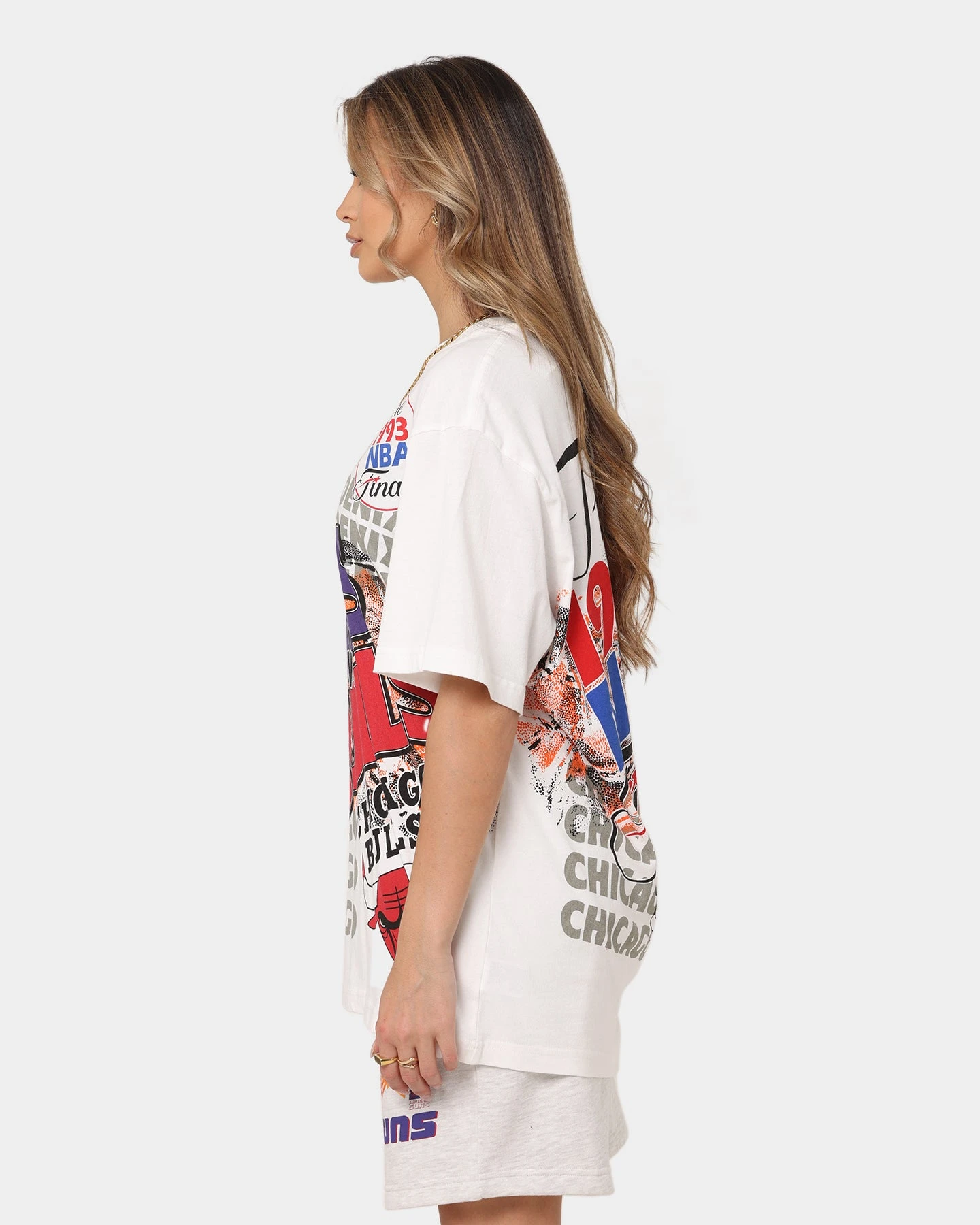 Mitchell & Ness Phoenix Suns VS Chicago Bulls 1993 Finals Vintage T-Shirt Vintage White 9 Mitchell & Ness Phoenix Suns VS Chicago Bulls 1993 Finals Vintage T-Shirt Vintage White - Image 7