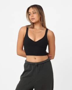 Joah Brown Women's Contour Crop Tank Top Onyx