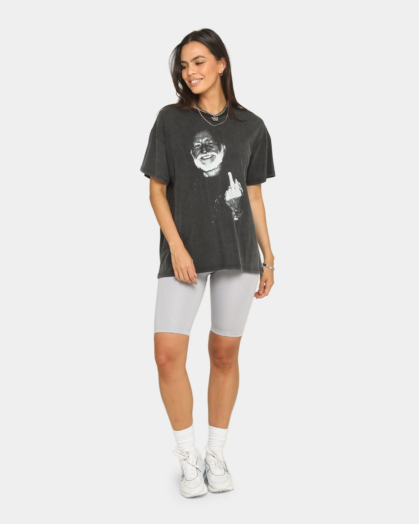 WILLIE NELSON Finger Short Sleeve Vintage T-Shirt Washed Black 4 WILLIE NELSON Finger Short Sleeve Vintage T-Shirt Washed Black - Image 2