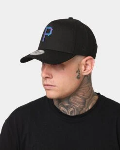 New Era Pittsburgh Pirates 'Metal Badge' 9FORTY K-Frame Snapback Black/Iridescent -Sportswear Women Store 194457736442 default 0100