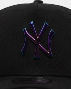 New Era New York Yankees 'Metal Badge' 9FORTY K-Frame Snapback Black/Iridescent -Sportswear Women Store 194457736480 default 00050