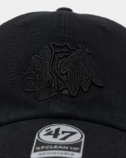 '47 BRAND 47 Brand Chicago Blackhawks Clean Up Strapback Black/Black -Sportswear Women Store 194602643540 default 00050