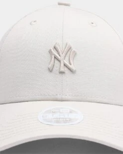 New Era Women's New York Yankee's Tonal 9FORTY A-Frame Stone -Sportswear Women Store 195599592897 default 0060