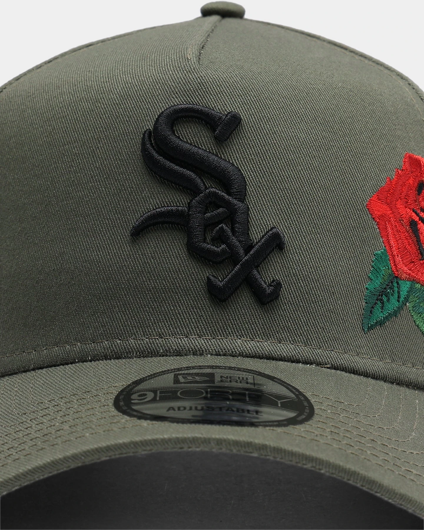 New Era Chicago White Sox Rose Hit 9FORTY A-Frame Snapback Olive/Black 8 New Era Chicago White Sox Rose Hit 9FORTY A-Frame Snapback Olive/Black - Image 6