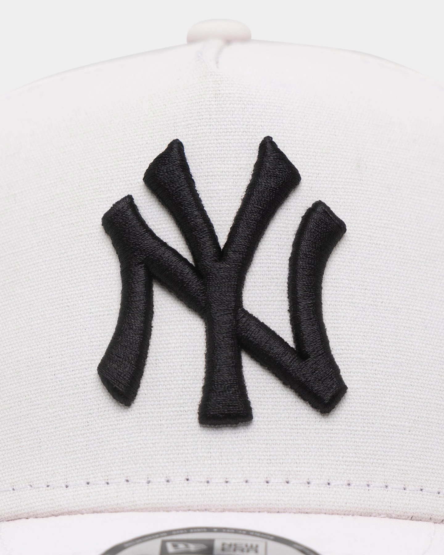 New Era Kid's New York Yankees White UV Activation 9FORTY A-Frame Stretch Fit UV Active White 8 New Era Kid's New York Yankees White UV Activation 9FORTY A-Frame Stretch Fit UV Active White - Image 6