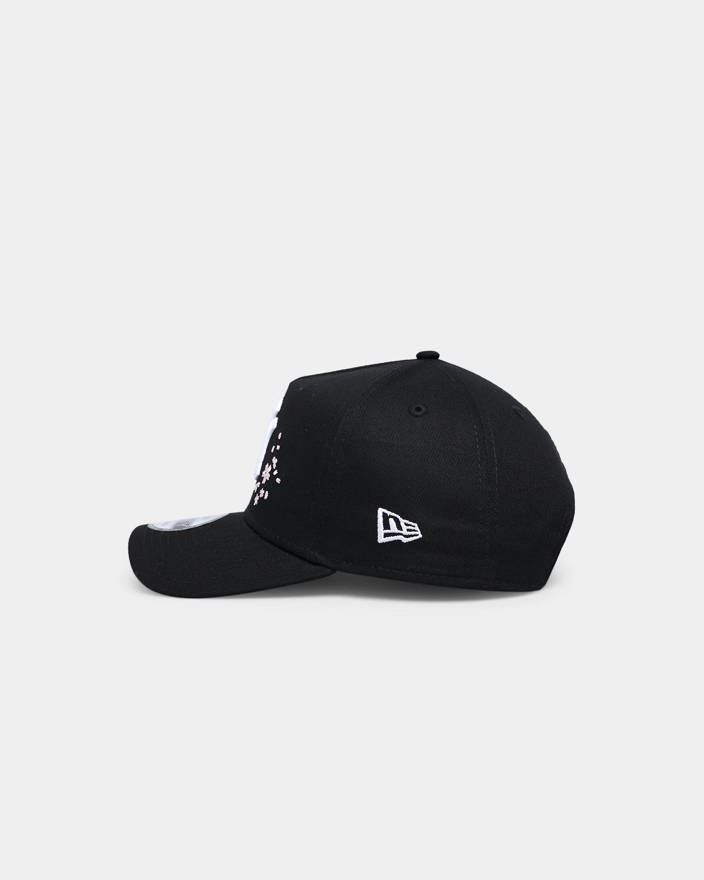 New Era New York Yankees Black Blossom 9FORTY A-Frame Snapback Black/Blossom 7 New Era New York Yankees Black Blossom 9FORTY A-Frame Snapback Black/Blossom - Image 5