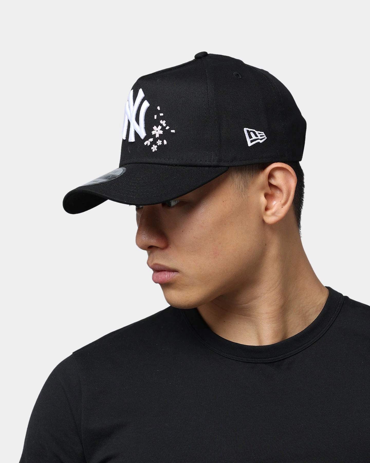 New Era New York Yankees Black Blossom 9FORTY A-Frame Snapback Black/Blossom 10 New Era New York Yankees Black Blossom 9FORTY A-Frame Snapback Black/Blossom - Image 8