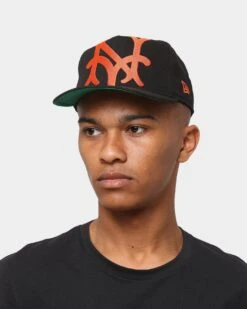New Era New York Giants 'Oversized Team Logo' Old Golfer Snapback Black/Orange -Sportswear Women Store 195853390290 mens 0100 af0e6f93 d6ba 44c4 abd5 a9f737d004f5