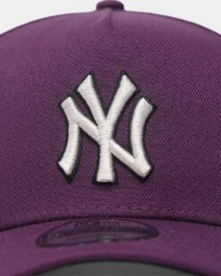 New Era New York Yankees 9FORTY A-Frame Snapback Plum -Sportswear Women Store 196080455929 default 0050 92129b20 42fb 4273 9ab7 b3b9a4f9142b