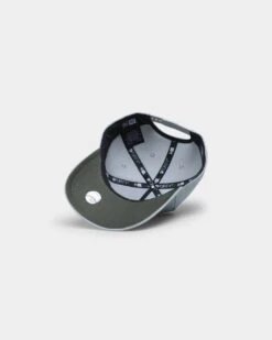 New Era New York Yankees 9FORTY A-Frame Snapback Silver/New Olive -Sportswear Women Store 196080455936 default 0060