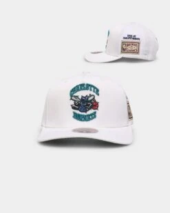 Mitchell & Ness Charlotte Hornets 'Hardwood Classics Patch' Classic Red Snapback Cream