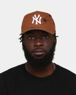 New Era New York Yankees 'Spider Crown' 9FORTY A-Frame Snapback Chocolate -Sportswear Women Store 196315936674 mens 0100