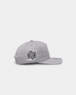 New Era New York Yankees 'Koala Grey' Old Golfer Snapback Grey/White 13 New Era New York Yankees 'Koala Grey' Old Golfer Snapback Grey/White -Sportswear Women Store 196500151998 default 0030
