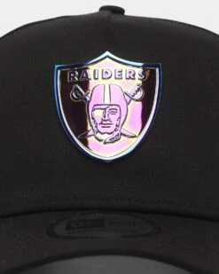 New Era Las Vegas Raiders 'Metal Badge' 9FORTY K-Frame Snapback Black/Iridescent -Sportswear Women Store 196819011259 default 0050