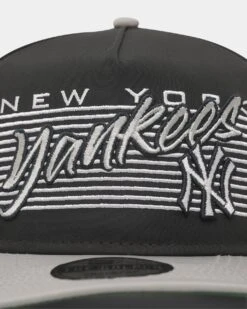 New Era New York Yankees 'Retro Block Script' Golfer Snapback Navy 12 New Era New York Yankees 'Retro Block Script' Golfer Snapback Navy -Sportswear Women Store 197213637168 default 050