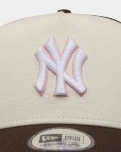 New Era New York Yankees 'Neapolitan Ice Cream' Trucker 9FORTY K-Frame Snapback Chrome White -Sportswear Women Store 197214870540 default 0050