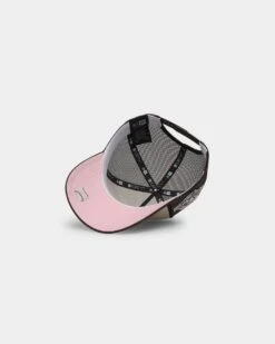 New Era New York Yankees 'Neapolitan Ice Cream' Trucker 9FORTY K-Frame Snapback Chrome White -Sportswear Women Store 197214870540 default 0060