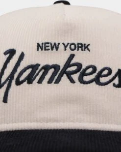 New Era New York Yankees 'Chrome Corduroy Throwback Script' Golfer Snapback Chrome White -Sportswear Women Store 197215840016 default 0050