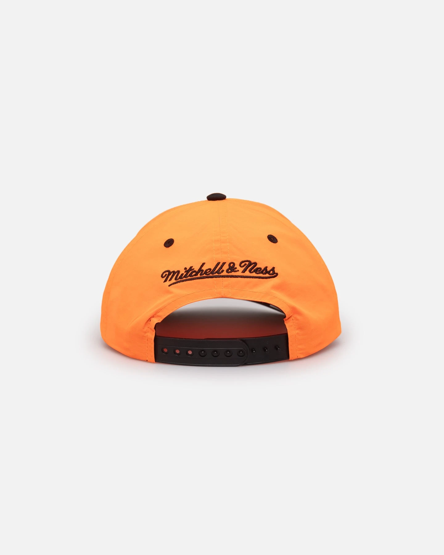 Mitchell & Ness Phoenix Suns Nylon Deadstock 2-Tone Snapback Bright Orange/Black 4 Mitchell & Ness Phoenix Suns Nylon Deadstock 2-Tone Snapback Bright Orange/Black - Image 2