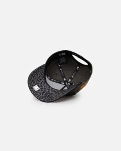 New Era Los Angeles Lakers 'Legendary Charcoal' 9FORTY A-Frame Snapback Charcoal/Black -Sportswear Women Store 197882781506 default 0060