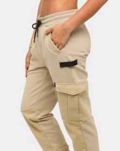 Carré Evolution Cargo Track Pant Stone -Sportswear Women Store 4454569222445 womens 00090